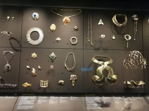 维多利亚阿尔伯特博物馆珠宝展