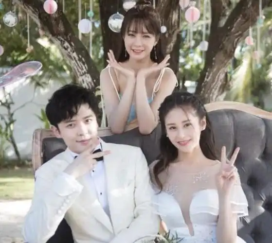 唐艺昕伴娘团名单曝光沈梦辰和宋茜出席而她无疑成为最美伴娘