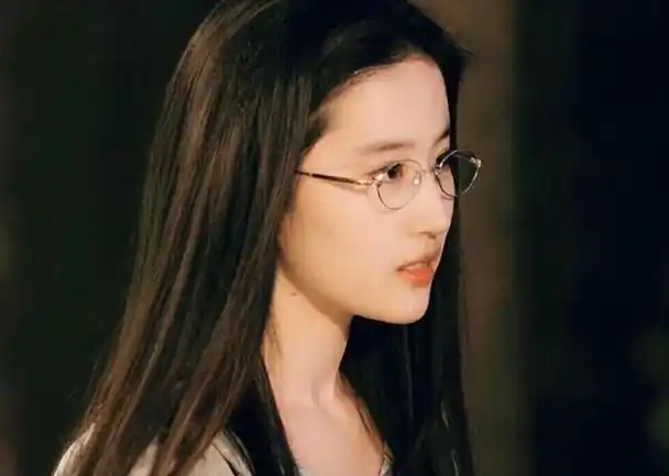 回顾刘亦菲宋承宪这段情为何说一厢情愿的爱情注定无法长久