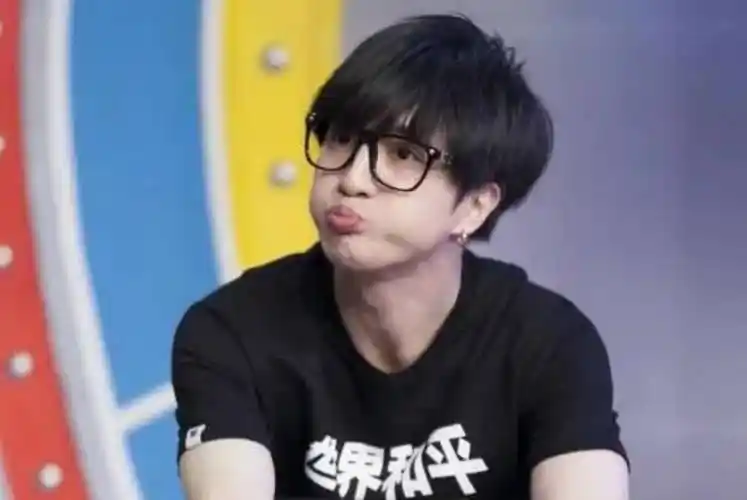 薛之谦直播搞笑卖货,从头笑到尾_节目_音乐界_共鸣