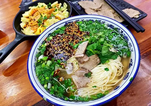 兰州牛肉面,一碗牛肉面,在兰州吃到大宽,总是吃不够