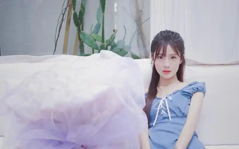 陈意涵蓝裙性感写真桌面壁纸