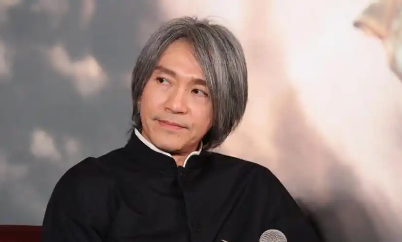 赵丽娜李佳悦与周星驰合照,曾自荐参演《少林女足》