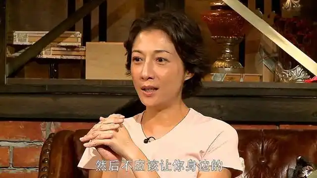吴绮莉名场面,47岁终身未嫁,却与成龙有一女儿
