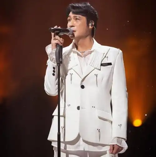 周晓鸥(张靓颖饿狼传说)