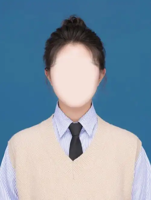 一组蓝底丸子头证件照来了