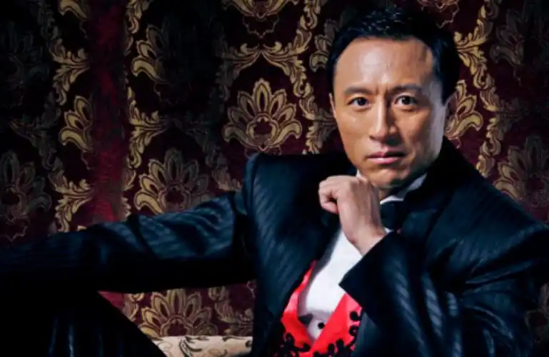 中年男神王洛勇,演技比吴秀波好,老婆丁宁貌美如花