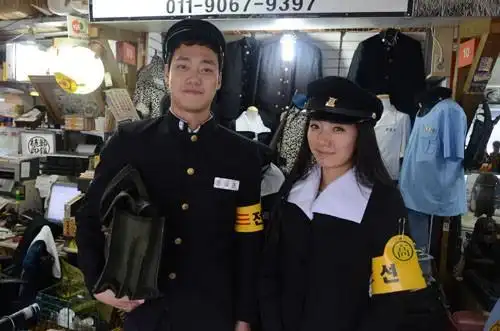 韩国七,八十年代校服(摄影 裴埈基)