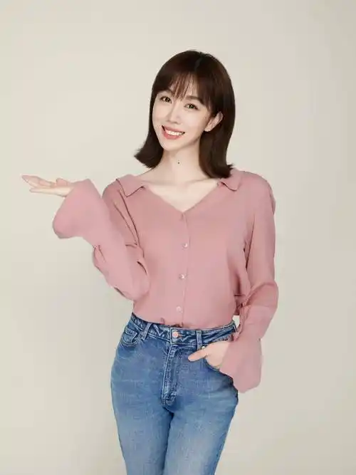 100个名人的家 | 女演员姜妍工作室以6:3:1色彩法则,诠释治愈系美学