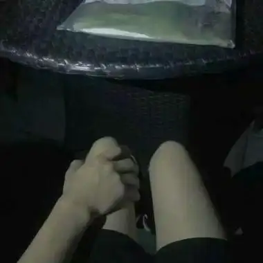 手牵手图片真实照片头像高清甜蜜的男女牵手图片真实照片头像