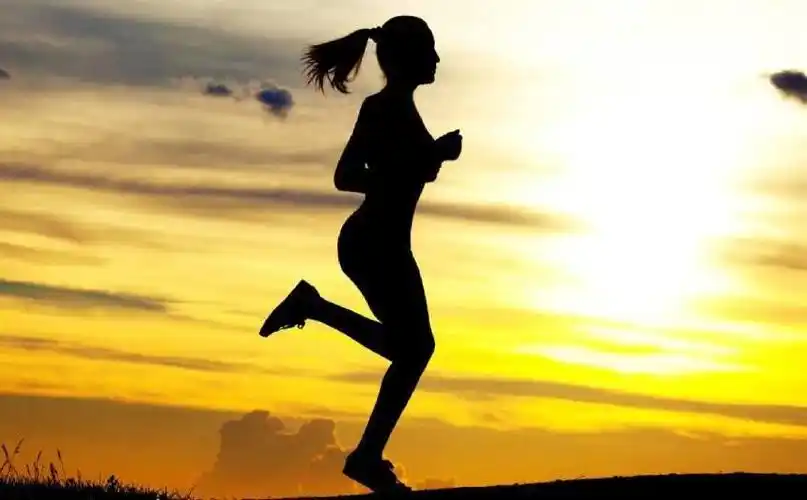 女人坚持跑步会有4个"变化", 第1个女性最爱, 第2点男性喜欢!
