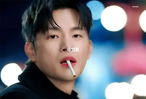 徐仁国叼烟!帅拉了!这支烟建议半永久!_徐仁国_娱乐_明星娱乐资讯