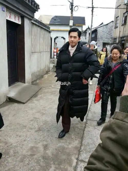 【杨洋】(多图流量慎入)贴一些早期路人偶遇杨洋.