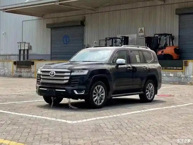 丰田酷路泽5700具备越野车功能又能城市中行驶