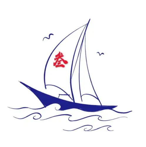 我们的队徽是一艘"叁"组的小船在大海中破浪前行,与我们的队名相