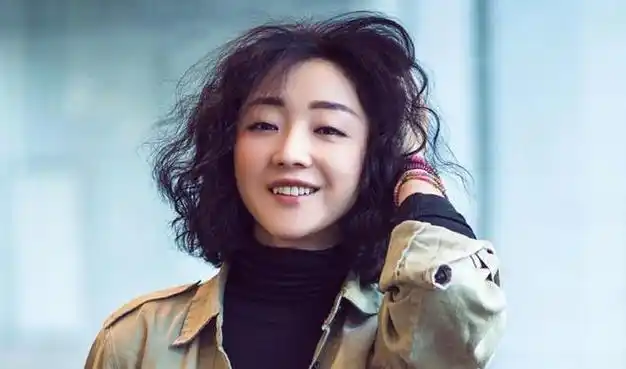 张瑶:20岁选秀夺冠,剃光头与蒋雯丽飙戏,两次"逼婚"圈内大佬|演员