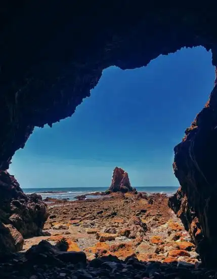 石老人海水浴场礁石区青岛石老人浴场石海者图片石老人海水浴场可以
