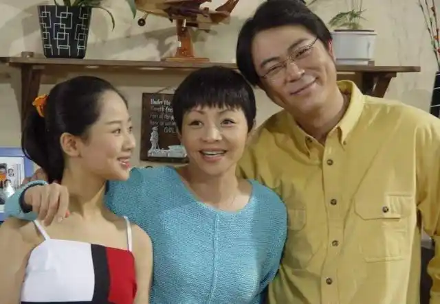 当时在拍完《家有儿女》之后,出演杨紫剧中的妈妈的宋丹丹也曾点拨