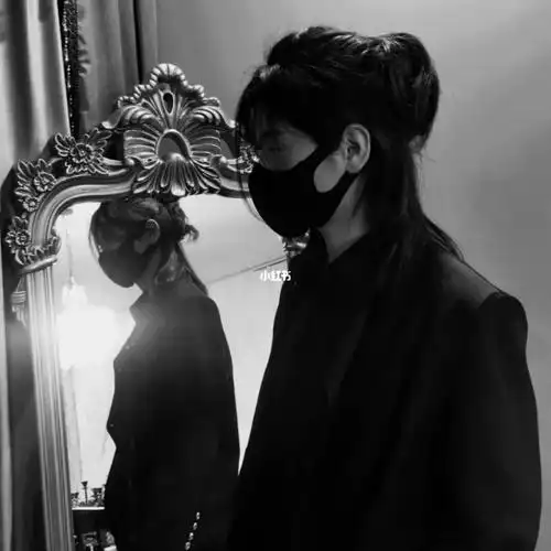 谁能拒绝一个半扎马尾的长发男