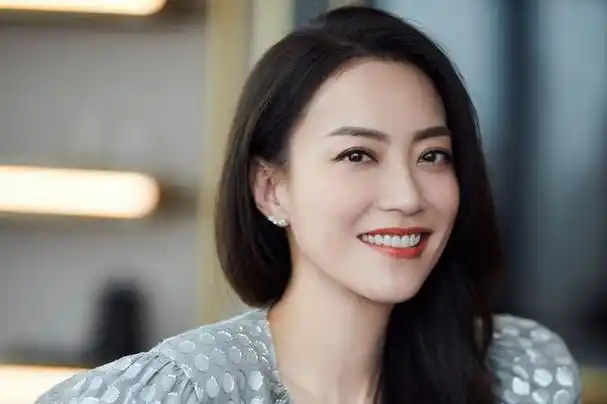 霍汶希:离开富豪男友却意外怀孕,谢霆锋:把孩子生下来我养你们