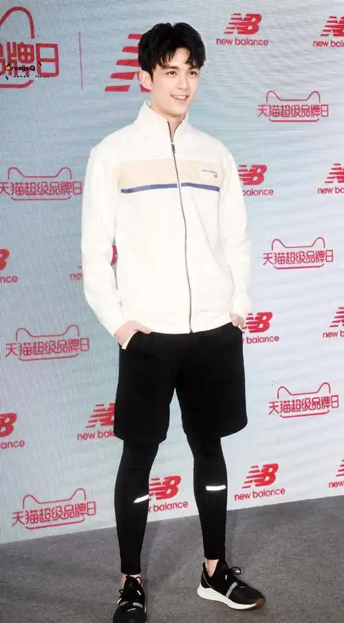 吴磊盘点180502吴磊四月机场行程全记录抓住高三备考生珍贵露面每时刻