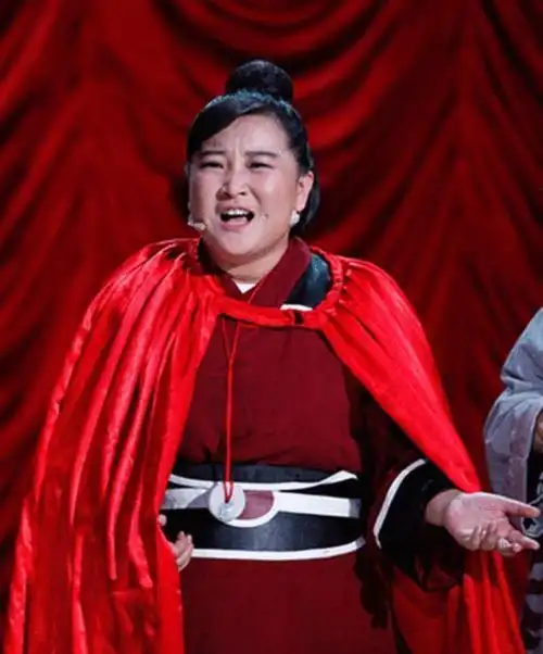 这一次消失的贾玲已经在另一条大路上越走越远