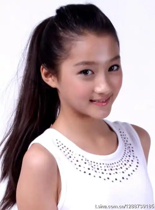 关晓彤身高和年龄是多少 关晓彤男朋友是谁