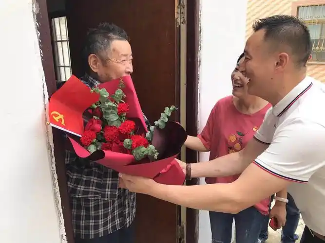 专访:热心公益的ck创始人——顾天文