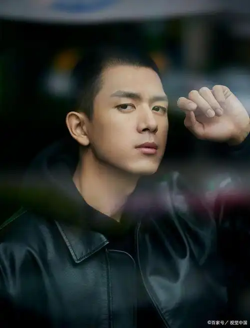 李现寸头"逆生长",有颜任性,光是发型就足够撩人!