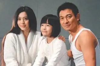 刘德华的演唱会,妻子朱丽倩和六岁女儿罕见现身,全家出动力挺