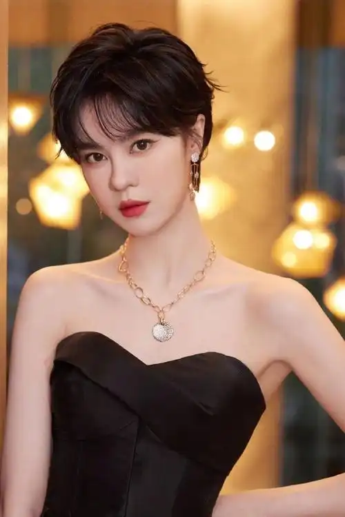 杨迪看郁可唯掏专辑的表情演我