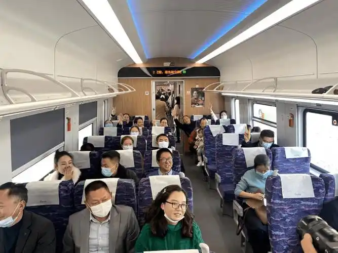 记录美好我与复兴号动车的第一张合照