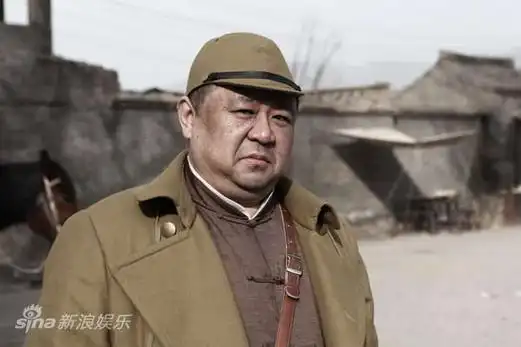 资料图片平原烽火主角梁冠华饰邓文昌