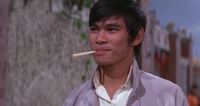 杨老板安排手下,袭击了谭四,吞并了谭四的地盘.