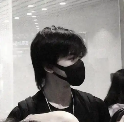 宋亚轩不太明显的头像30