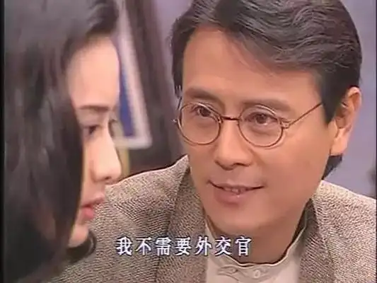 出身演艺世家的刘德凯一出道就极富成熟气质,目光炯炯有神,演技也好