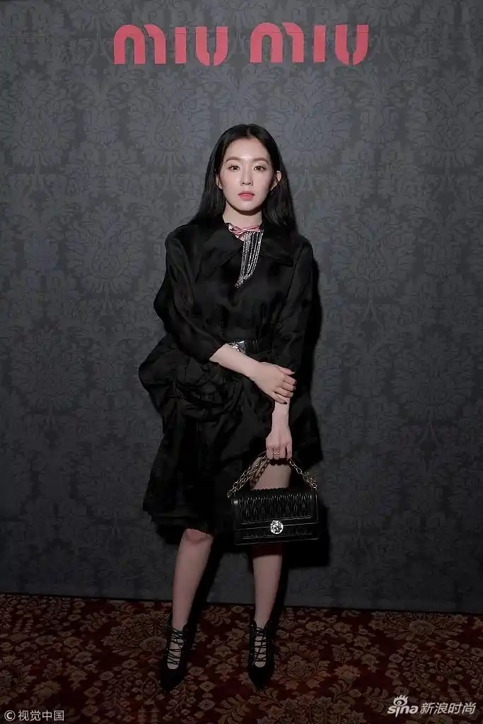 杜鹃艾丽-范宁裴珠泫助阵miu miu巴黎秀后派对