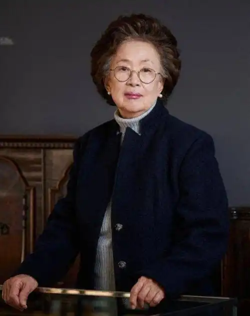 韩国知名演员罗文姬老公在当日因病去世,享年90岁