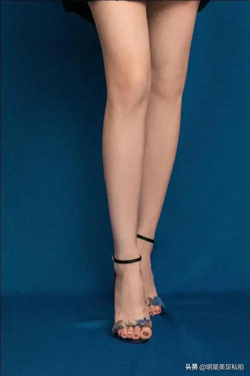 明星美足私拍「第58期」  梁洁玉足.