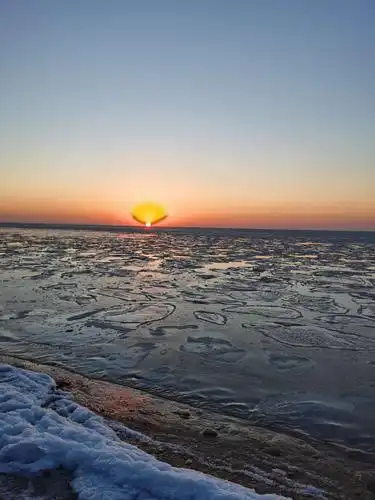 2021年清晨,和老伴以新的姿态去海边迎来第一缕阳光.