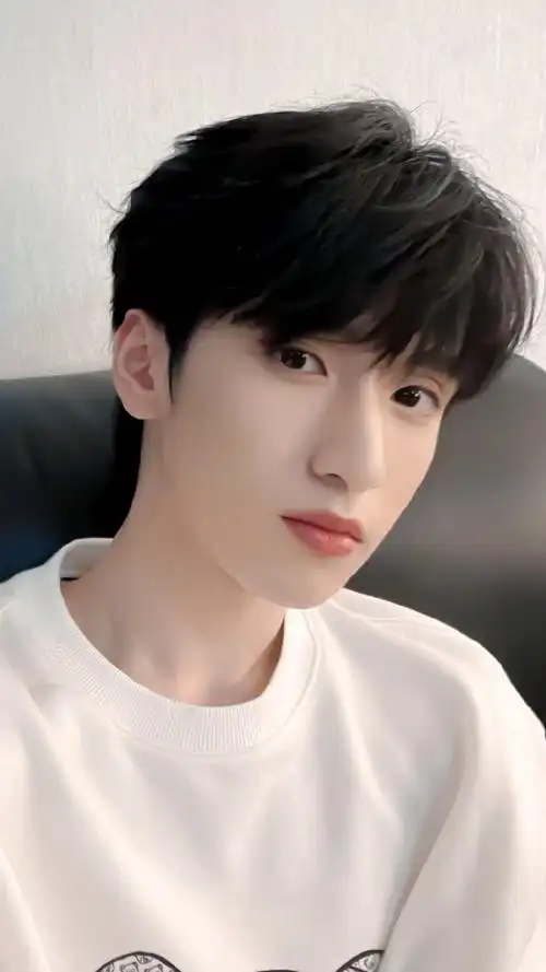 严浩翔十七锦年露锋芒