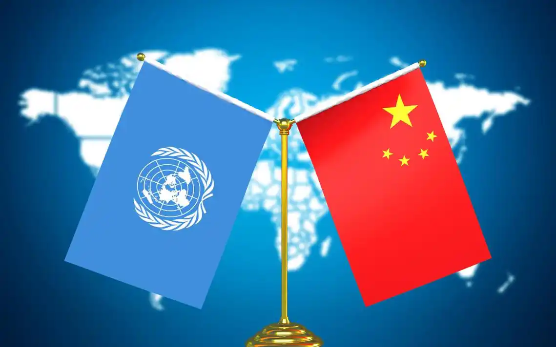 给他看了非洲那边孩子抢着吃面条的场景,孩子看完把所有的饭都吃了