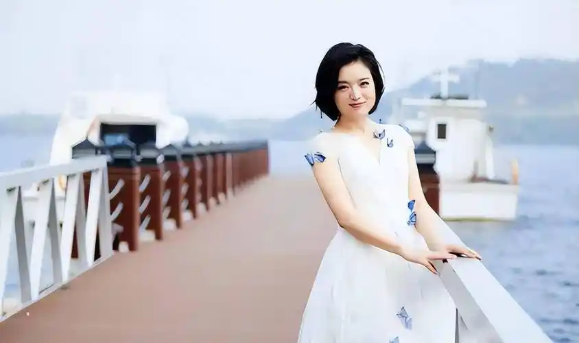 原创军旅歌手歌白雪唱千古绝唱成名中年离异后45岁再嫁原艺