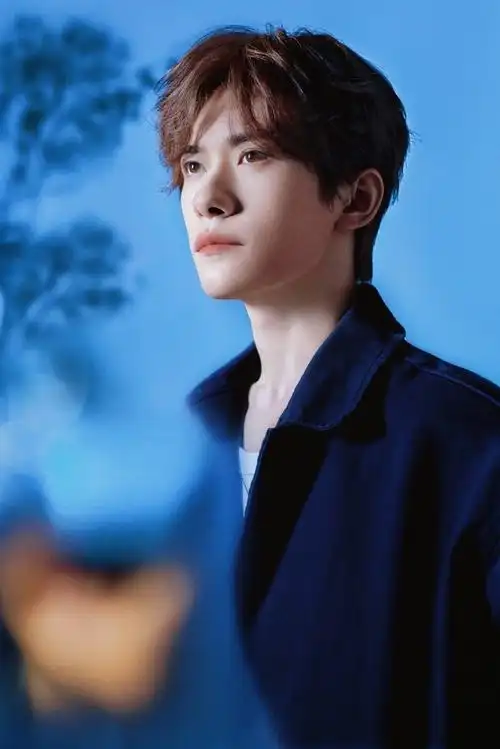 #易烊千玺飘雪侧颜#