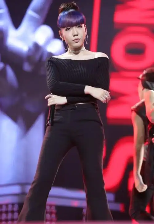 《中国好声音》第四季巅峰演唱会 吴莫愁重返舞台压轴献唱《大美丽my