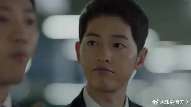 接到一个病人,谁料是中枪的宋仲基|宋慧乔|宋仲基|太阳的后裔_新浪