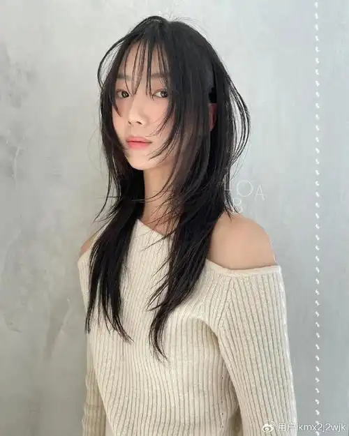 女士长碎发:修颜瘦脸显高级,解锁你的时尚新魅力|发型|修颜|瘦脸_新浪