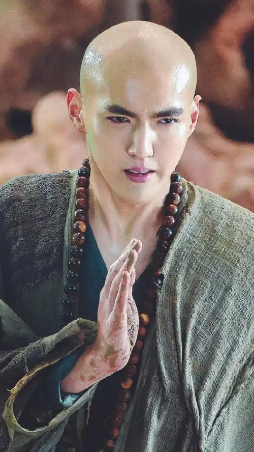 新粉安利#吴亦凡  西游伏妖篇p1:唐唐看分镜图p2:看导演的监视器p3