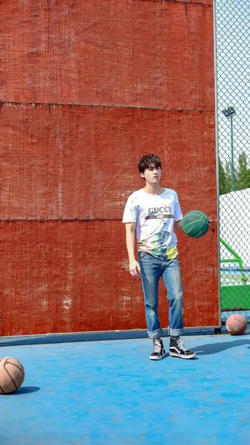 李易峰篮球场大片