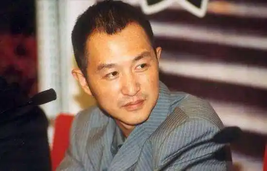 还记得创作歌手高枫吗?一首《大中国》火遍全国,遗作封面很吓人